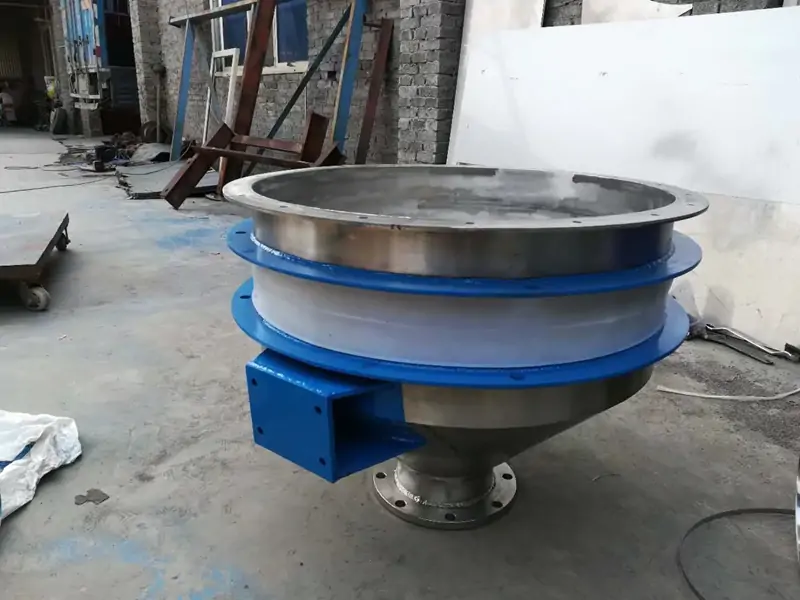 Vibrating Hopper Body and Vibration Isolation Device